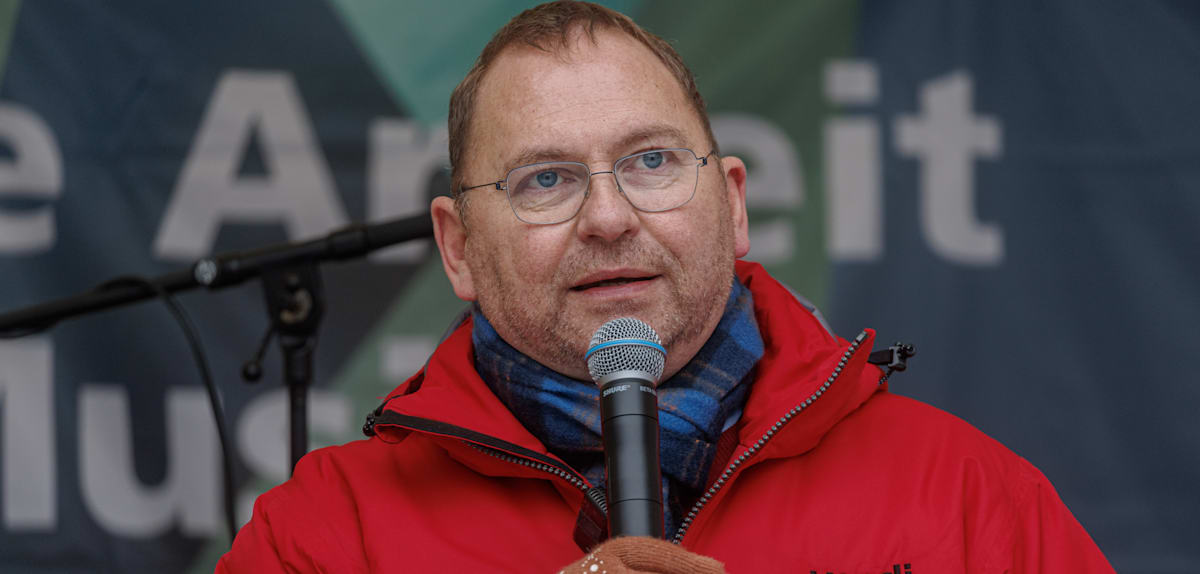 „In Zeiten von Merkel und Scholz hat es regelmäßig Austausch gegeben“ – Verdi-Chef klagt über Merz